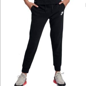 Black Nike sweatpants